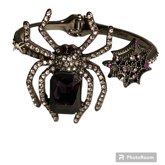 Betsey Johnson Jewelry - NWT•Betsey Johnson Rich Witch Purple Spider Gunmetal hinged bracelet